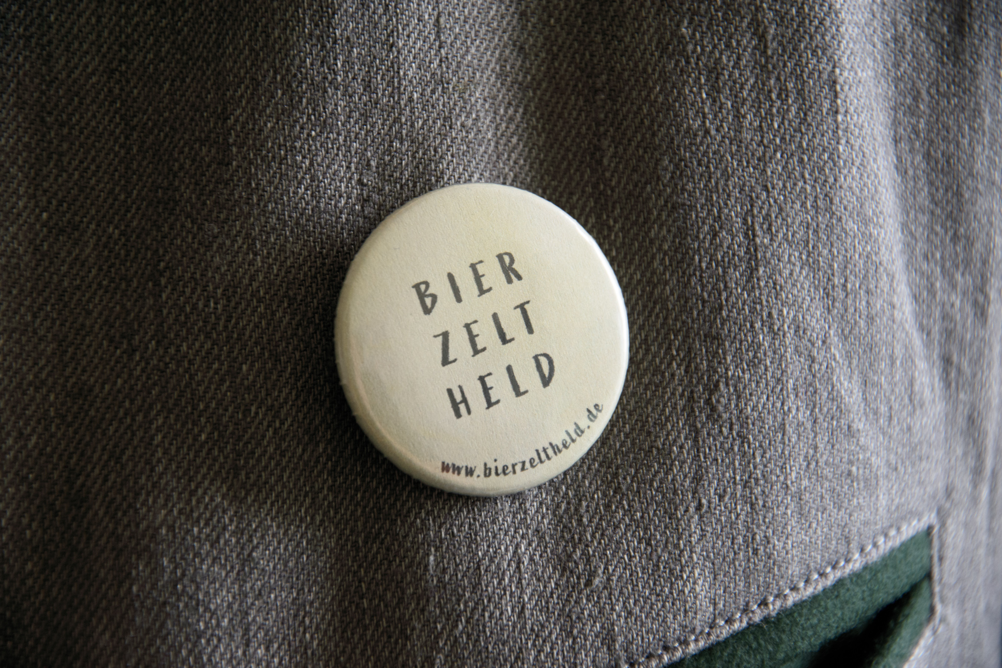 Button Bierzeltheld Schriftzug